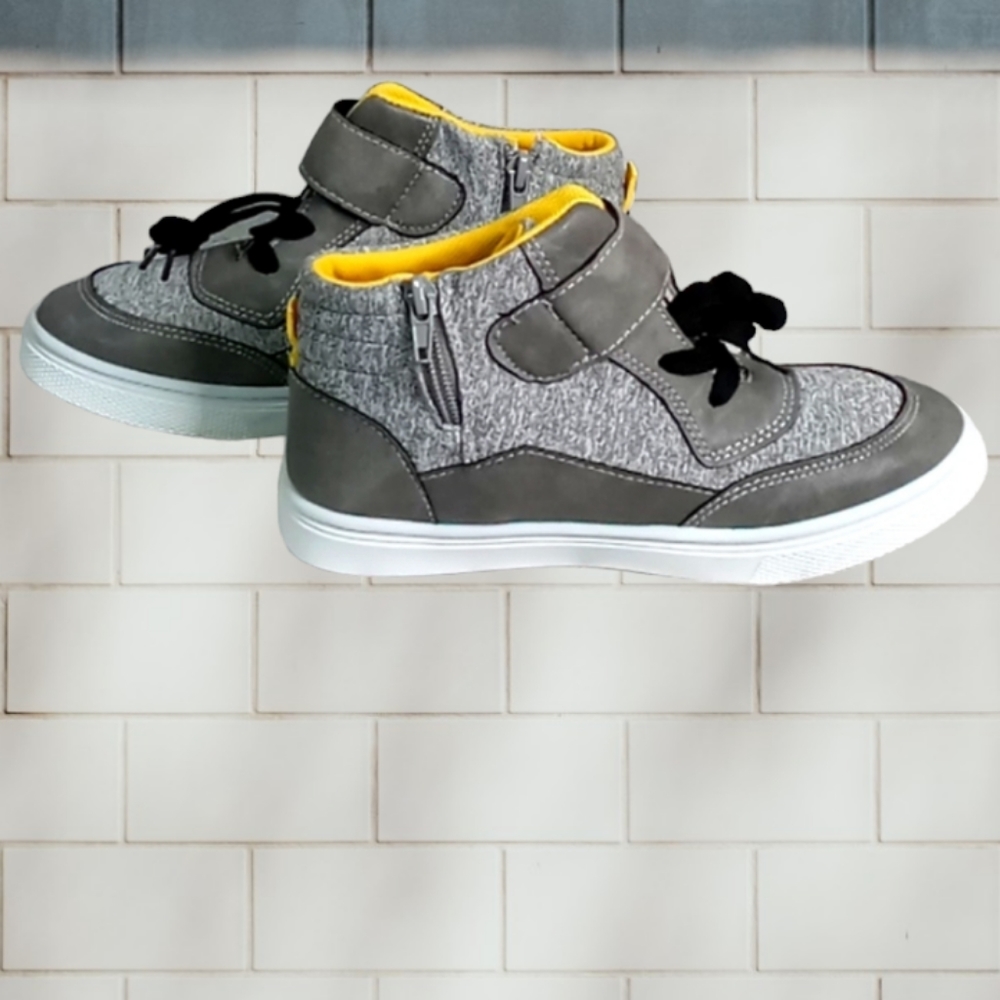 NWOT kids high top sneakers size 3 gray yellow interior